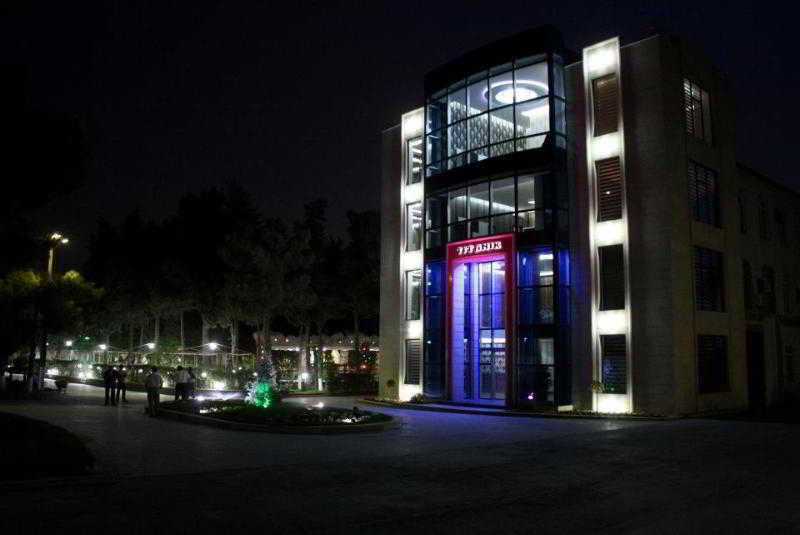 Titanik Hotel Баку Екстериор снимка